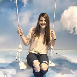 Meet your Posher, Devin